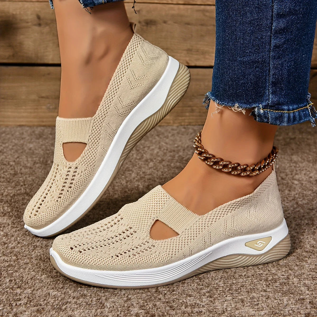 CloudWear™ – Atmungsaktive und Ultra-Komfortable Orthopädische Sneaker für Damen