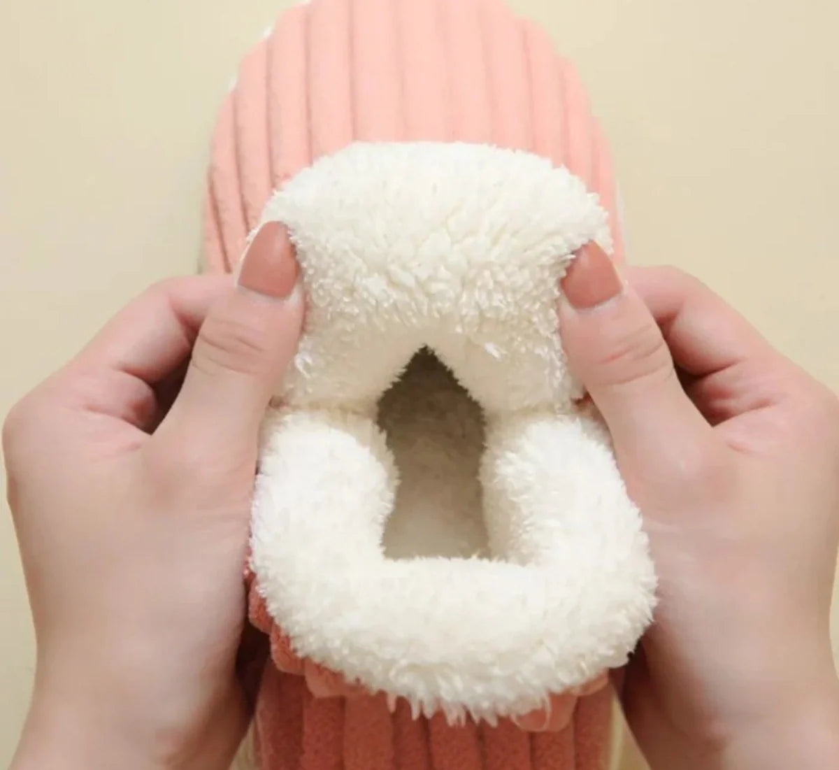 FluffEase™ Therapeutische Winterpantoffeln – Wärme jederzeit | 1+1 GRATIS