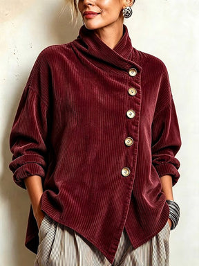 Damen-Pullover aus breitgeripptem Cord mit Stehkragen und goldenen Knöpfen