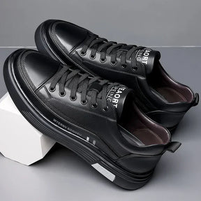 Monarch Wear - Lässige Leder-Sneaker im flachen Sportstil