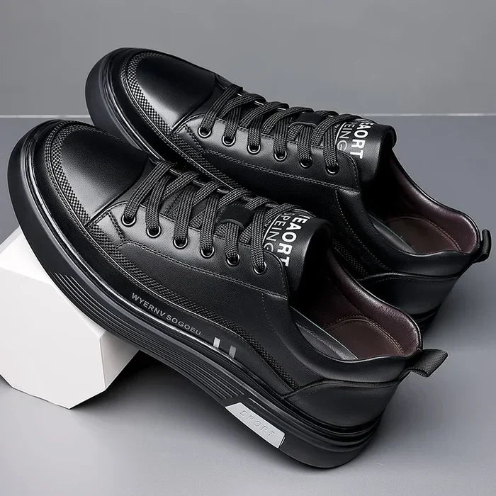 Monarch Wear - Lässige Leder-Sneaker im flachen Sportstil