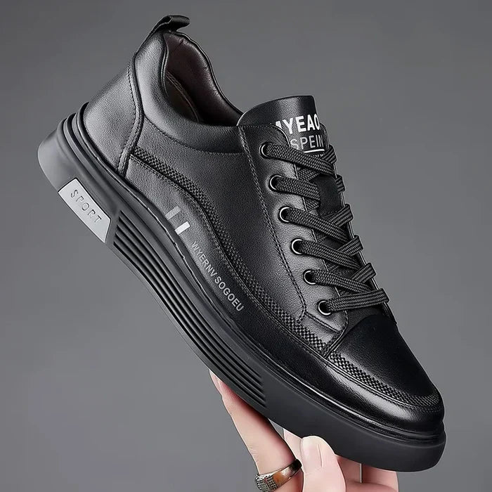Monarch Wear - Lässige Leder-Sneaker im flachen Sportstil