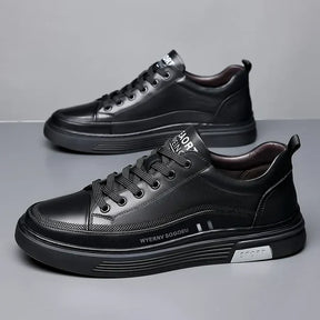 Monarch Wear - Lässige Leder-Sneaker im flachen Sportstil