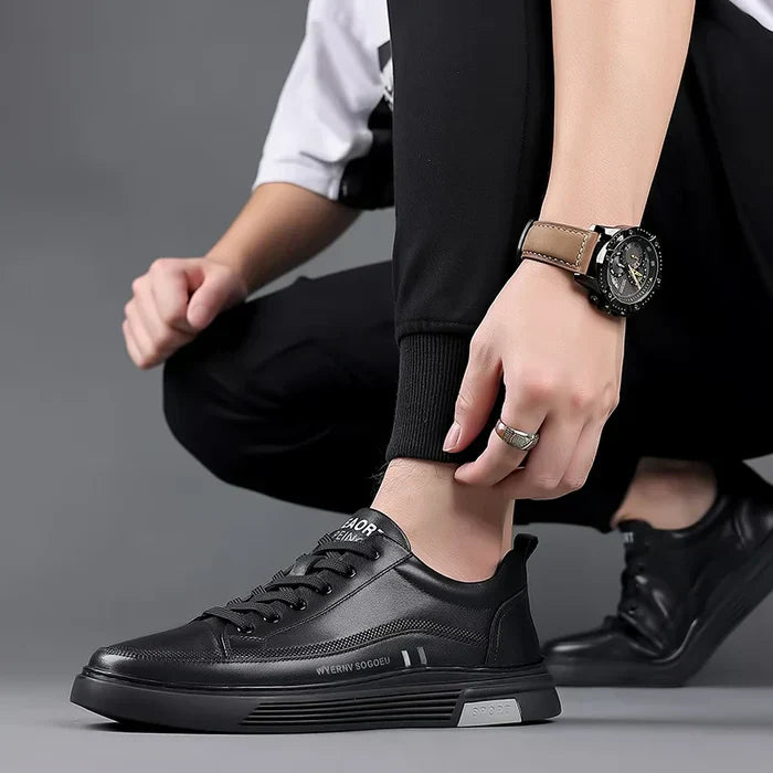 Monarch Wear - Lässige Leder-Sneaker im flachen Sportstil