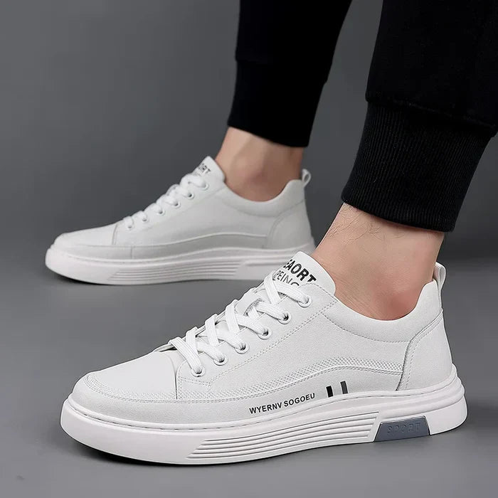 Monarch Wear - Lässige Leder-Sneaker im flachen Sportstil